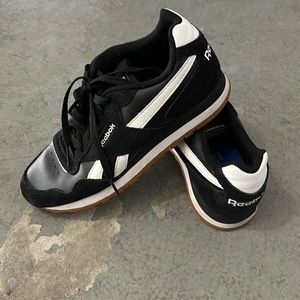 Size 9 women’s Reebok-EUC worn once